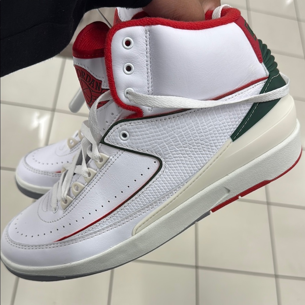 Jordan Men's White and Red Sneakers